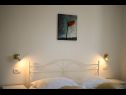 Apartmaji Kati - garden: A1(4), A2(2+1) Seget Donji - Riviera Trogir  - Apartma - A1(4): spalnica
