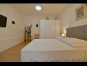 Apartmaji Kati - garden: A1(4), A2(2+1) Seget Donji - Riviera Trogir  - Apartma - A2(2+1): spalnica
