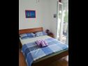 Apartmaji Katy - 150m from the clear sea: A1(2+2) Seget Vranjica - Riviera Trogir  - Apartma - A1(2+2): spalnica