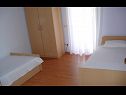 Apartmaji Ante - 80 m from sea: A1(4), A2(2+1) Seget Vranjica - Riviera Trogir  - Apartma - A1(4): spalnica