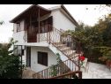 Apartmaji Zeljko - with garden: A1(4), SA2(2+1) Seget Vranjica - Riviera Trogir  - hiša