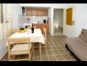 Apartmaji Kata - 100m from sea: A1(4+1) Seget Vranjica - Riviera Trogir  - Apartma - A1(4+1): kuhinja in jedilnica