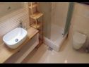 Apartmaji Ante - 80 m from sea: A1(4), A2(2+1) Seget Vranjica - Riviera Trogir  - Apartma - A1(4): kopalnica s straniščem