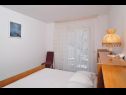 Apartmaji Snješka  - 20 m from the sea : A1(9), A2(6+2) Seget Vranjica - Riviera Trogir  - Apartma - A2(6+2): spalnica