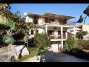 Apartmaji Ante - 50 M from the sea : A1(5), A2(8) Seget Vranjica - Riviera Trogir  - hiša