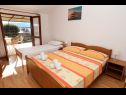 Apartmaji Ante - 50 M from the sea : A1(5), A2(8) Seget Vranjica - Riviera Trogir  - Apartma - A1(5): spalnica