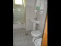 Apartmaji Gor A1(2+2), B2(2+2) Sevid - Riviera Trogir  - Apartma - A1(2+2): kopalnica s straniščem