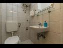 Apartmaji Mil - 80m from the sea A1(4+1), A2(2) Sevid - Riviera Trogir  - Apartma - A1(4+1): kopalnica s straniščem