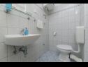 Apartmaji Mil - 80m from the sea A1(4+1), A2(2) Sevid - Riviera Trogir  - Apartma - A2(2): kopalnica s straniščem