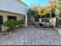 Hiša za počitnice Ivica - charming house next to the sea H(2+2) Sevid - Riviera Trogir  - Hrvaška  - skupna terasa