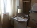 Apartmaji Mer - 10m to the beach: A1(4+2) Sevid - Riviera Trogir  - Apartma - A1(4+2): kopalnica s straniščem
