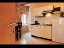 Apartmaji in sobe Jare - in old town R1 zelena(2), A2 gornji (2+2) Trogir - Riviera Trogir  - Apartma - A2 gornji (2+2): kuhinja