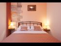 Apartmaji in sobe Jare - in old town R1 zelena(2), A2 gornji (2+2) Trogir - Riviera Trogir  - Apartma - A2 gornji (2+2): spalnica