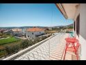 Apartmaji Tomi - with large terrace (60m2): A1(4) Trogir - Riviera Trogir  - Apartma - A1(4): pogled s terase