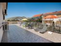 Apartmaji Tomi - with large terrace (60m2): A1(4) Trogir - Riviera Trogir  - Apartma - A1(4): terasa