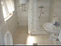 Apartmaji Mara - barbecue: A1(4+1), SA3(2), SA4(2+1) Trogir - Riviera Trogir  - Studio apartma - SA4(2+1): kopalnica s straniščem