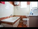Apartmaji Sanda - 10 M from the beach : A1(6+1), A2(6+1) Trogir - Riviera Trogir  - Apartma - A1(6+1): kopalnica s straniščem