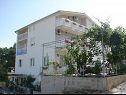 Apartmaji Mara - barbecue: A1(4+1), SA3(2), SA4(2+1) Trogir - Riviera Trogir  - hiša