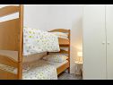 Apartmaji Vesna - comfortable: A1(4+1) Trogir - Riviera Trogir  - Apartma - A1(4+1): spalnica