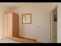 Apartmaji Pery - 2 bedroom sea view apartment: A1(4+1) Trogir - Riviera Trogir  - Apartma - A1(4+1): spalnica
