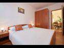 Apartmaji Ivanka - 200 m from sea: A1(4) Trogir - Riviera Trogir  - Apartma - A1(4): spalnica