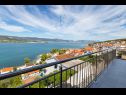 Apartmaji Petar - great location close to the sea: A1 Donji (4+2), A2 Gornji (4+2) Trogir - Riviera Trogir  - hiša
