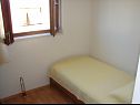 Apartmaji Tone - spacious and comfortable: A1 zuti(5+2), A2 plavi(5+2) Trogir - Riviera Trogir  - Apartma - A1 zuti(5+2): spalnica