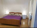 Apartmaji Marija - 10m from beach: A1(4+1), A2(6), A3(6+2) Trogir - Riviera Trogir  - Apartma - A1(4+1): spalnica