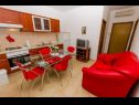 Apartmaji Iva - 150m from the beach: A1(4), A3(3), SA2(2) Trogir - Riviera Trogir  - Apartma - A1(4): kuhinja in jedilnica