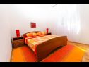 Apartmaji Iva - 150m from the beach: A1(4), A3(3), SA2(2) Trogir - Riviera Trogir  - Apartma - A1(4): spalnica