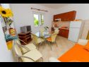 Apartmaji Iva - 150m from the beach: A1(4), A3(3), SA2(2) Trogir - Riviera Trogir  - Apartma - A3(3): kuhinja in jedilnica