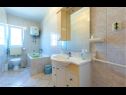 Apartmaji Mare - comfortable apartment : A1(5), A2(5) Trogir - Riviera Trogir  - Apartma - A1(5): kopalnica s straniščem