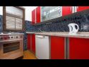 Apartmaji Bepoto- family apartment with terrace A1(4+1) Trogir - Riviera Trogir  - Apartma - A1(4+1): kuhinja