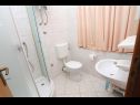 Apartmaji Mare - comfortable apartment : A1(5), A2(5) Trogir - Riviera Trogir  - Apartma - A2(5): kopalnica s straniščem