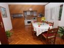 Apartmaji Mare - comfortable apartment : A1(5), A2(5) Trogir - Riviera Trogir  - Apartma - A2(5): kuhinja in jedilnica