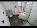 Apartmaji Florio - garden & free parking: A1(5) Trogir - Riviera Trogir  - Apartma - A1(5): kopalnica s straniščem