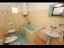 Apartmaji Mar - 10m from the sea: A1(5+1), A2(6) Vinišće - Riviera Trogir  - Apartma - A1(5+1): kopalnica s straniščem