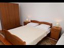 Apartmaji Mar - 10m from the sea: A1(5+1), A2(6) Vinišće - Riviera Trogir  - Apartma - A2(6): spalnica