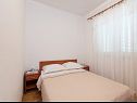 Apartmaji Miranda - quiet & next to the sea: A1(2+2), A2(2+2), A3(2+1), A4(2+1) Vinišće - Riviera Trogir  - Apartma - A2(2+2): spalnica