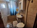 Apartmaji Srđan - 10 m from the beach : A1(4), A2(2+1), A3(4+1) Vinišće - Riviera Trogir  - Apartma - A2(2+1): kopalnica s straniščem