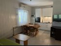 Apartmaji Jere - 30 m from beach: A1(4+1), A2(2+1) Vinišće - Riviera Trogir  - Apartma - A1(4+1): kuhinja in jedilnica