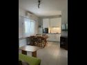 Apartmaji Jere - 30 m from beach: A1(4+1), A2(2+1) Vinišće - Riviera Trogir  - Apartma - A1(4+1): kuhinja in jedilnica
