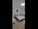Apartmaji Marino - with parking : A1(4+2), A2(4+2) Vinišće - Riviera Trogir  - Apartma - A2(4+2): spalnica
