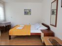 Apartmaji Nada - 100 m from beach: A1 Lijevi(2), A2 Desni (2), SA4 Mali(2) Kali - Otok Ugljan  - Studio apartma - SA4 Mali(2): spalnica