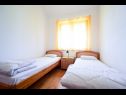 Apartmaji Zlatko - 100m from the sea A1(4), A2(4), A3(4) Muline - Otok Ugljan  - Apartma - A3(4): spalnica