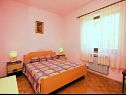 Apartmaji MiMa - 150 m from the beach: A1(2+2), A3(5), A2(2+2) Sušica - Otok Ugljan  - Apartma - A2(2+2): spalnica