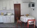Apartmaji Ana- next to the sea A1(2+2), A2(2+3), A3(2+2), A4(2+3) Bibinje - Riviera Zadar  - Apartma - A1(2+2): kuhinja