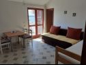 Apartmaji Ana- next to the sea A1(2+2), A2(2+3), A3(2+2), A4(2+3) Bibinje - Riviera Zadar  - Apartma - A3(2+2): dnevna soba