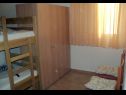 Apartmaji Niko - 40m from the beach: A1(2+2), A2(3+2), A3(4+2) Donji Karin - Riviera Zadar  - Apartma - A3(4+2): spalnica