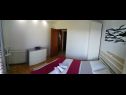 Apartmaji Vlatkica - 10 m from beach: A1 Vlatkica(4), A2 Lea(4) Maslenica - Riviera Zadar  - Apartma - A1 Vlatkica(4): spalnica